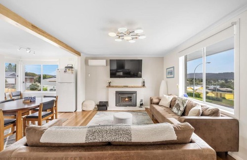 Triabunna House | Modern Coastal Escape in Triabunna