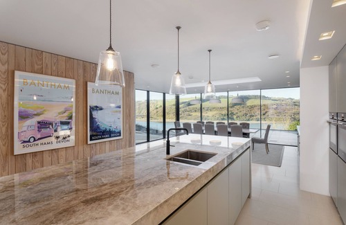 Bantham House | Modern coastal retreat
