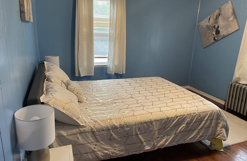 Stratford House | Modern colonial home w/fireplace, super cozy and close to beach!!