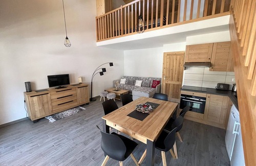 Pralognan-la-Vanoise Apartment | Modern comfort with mezzanine near the cable car