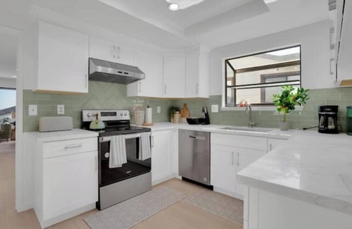 South San Francisco House | Modern Comfort: South San Francisco Edition