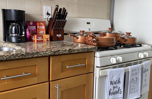 Central Business District Apartment | Modern Comfort 1BR- 30 Minutes to Manhattan