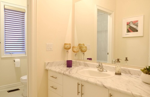 Richmond Hill House | Modern Comfort and Spacious Living in Bayview Avenue Retreat