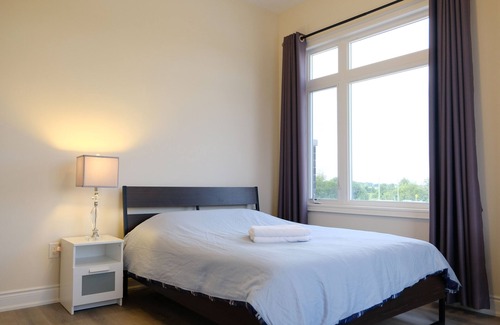 Richmond Hill House | Modern Comfort and Spacious Living in Bayview Avenue Retreat
