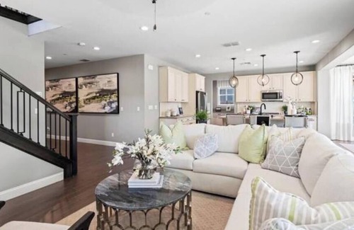Elk Grove House | Modern Comfort: Elk Grove Alfresco Edition