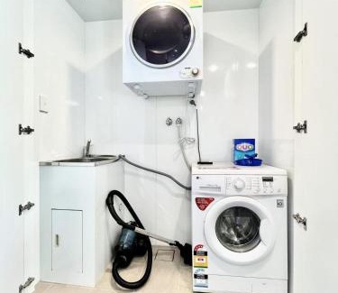 Hurstville Apartment | Modern Comfort Hurstville 1BR Wifi Train Business