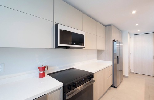 Isla Verde Apartment | Modern Comfort in Central Isla Verde