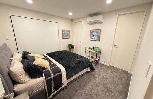 Long Bay House | Modern Comfort in Long Bay near Beach & Cafes