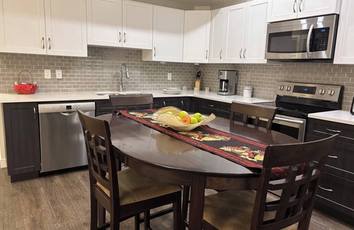 Northeast Edmonton House | Modern Comfort in the Center - Forest Heights Haven