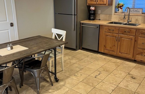 Highland House | Modern Comfort Meets Mountain Views – Waffles Too!