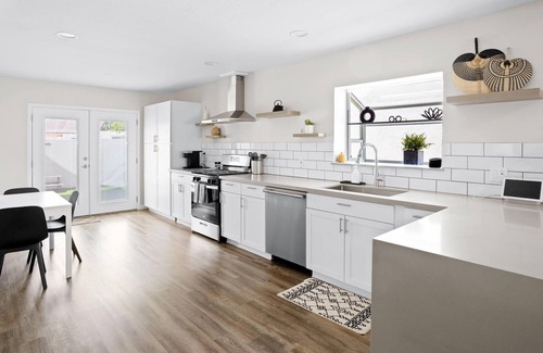 Litchfield Park House | Modern Comfort~ Pool~ BBQ~ Prime Location