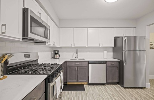 Rochester Apartment | Modern Comfort in Rochester, Perfect Getaway