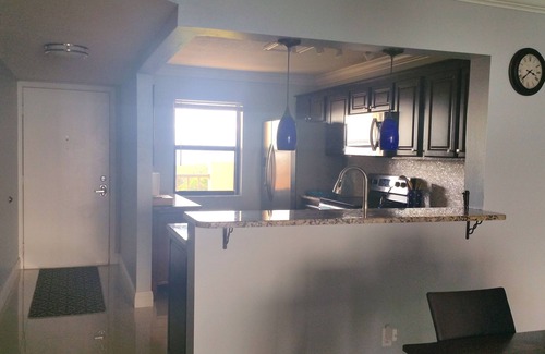 Hutchinson Island South Condo | Modern, comfortable, sunlit condo in old quiet, clean, relaxing Florida