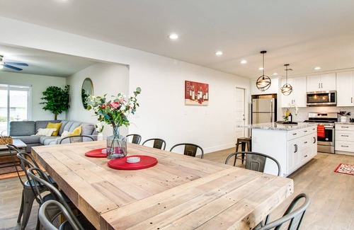 Cox Heights House | Modern Comforts Near Old Town Scottsdale and ASU!