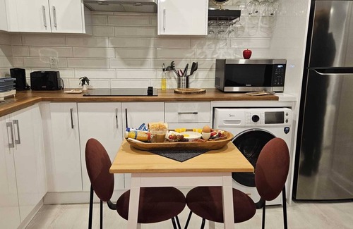 York Regional Municipality House | Modern comfy brand new basement apartment in a convenient place, pet friendly.