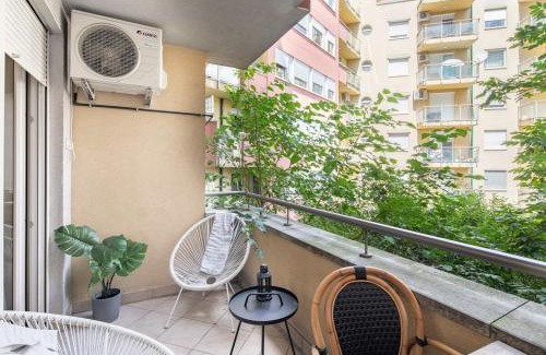 Istvanmezo Apartment | Modern Comfy Home - Easy Parking