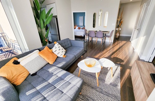 Islington - City Centre West Condo | Modern Condo (2BD+2BATH), Free Parking