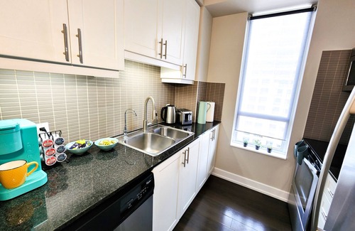 Islington - City Centre West Condo | Modern Condo (2BD+2BATH), Free Parking