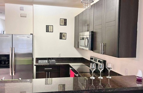 Mission Condo | Modern Condo Family Friendly