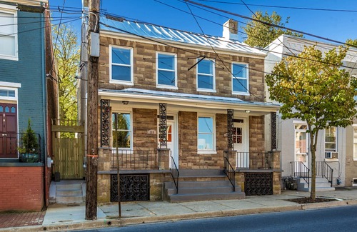 Downtown Condo | *Modern Condo In Downtown Frederick*