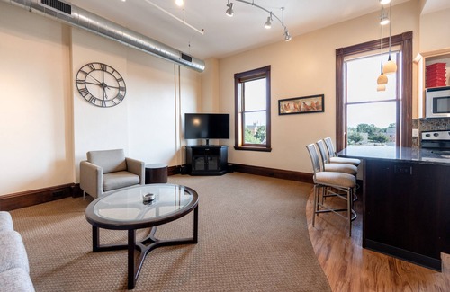 Holland Condo | Modern Condo in Downtown Holland: The Ontario