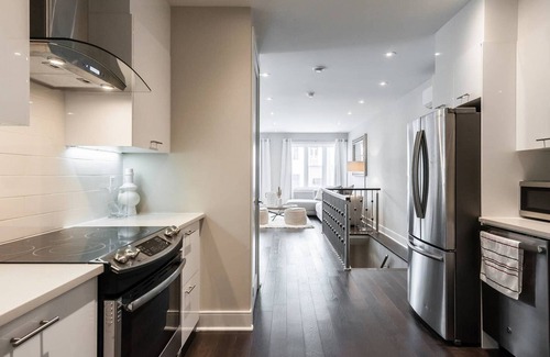 Mile End Condo | Modern Condo in Mile End (Phase 1 - 101)