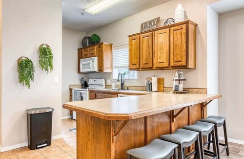 Branson West Apartment | Modern Condo in StoneBridge Resort!