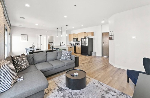 Dilworth Condo | Modern Condo in the Eclectic Rail District!