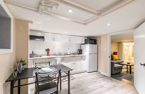 Earlscourt Apartment | Modern Condo in the Heart Of St Clair West!