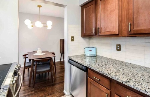 Drayton Plains Condo | Modern Condo Near B · Interior Designer's Modern Condo Near Beaumont