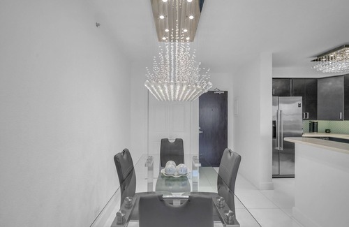 West Avenue Condo | Modern condo, Prime location Miami Beach