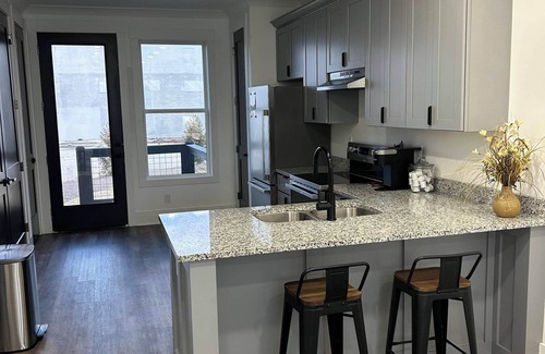 Dalton Condo | Modern Condo Steps Away From Downtown Dalton- 2 Bedroom, 2.5 Bath