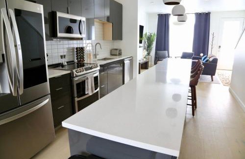 Central East Austin Apartment | Modern Condo w Patio City Views Heart of DT Austin