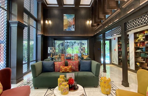 Phuket Condo | Modern Condo w/Swimming Pool and Gym, 1min walk to Central Phuket