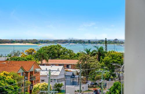 Southport Apartment | Modern Contemporary Southport Apartment - CoastHM
