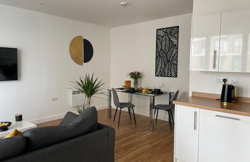 Gillingham Apartment | Modern, cosy, clean waterside Apartment to feel at home.