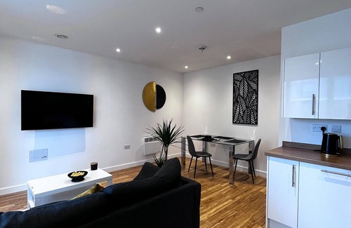 Gillingham Apartment | Modern, cosy, clean waterside Apartment to feel at home.