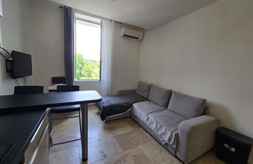 Carces Apartment | Modern & Cosy cocoon in the heart of Carces