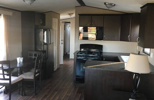 Queenston Cabin | Modern Cottage @Niagara-On-The-Lake