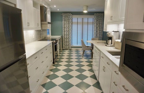 Bewdley Cottage | Modern cottage at Rice Lake with breathtaking sunset views
