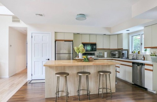 Brookhaven House | Modern Cottage in Bellport with Pool