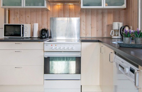 Arrild Ferieby House | Modern Cottage Oasis in Arrild-By Traum