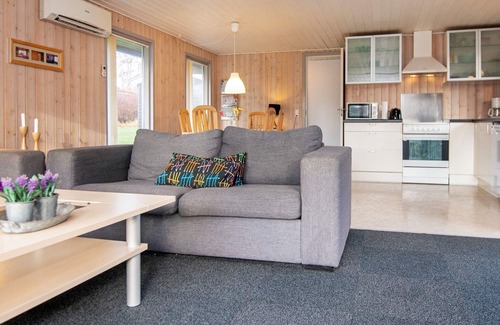 Arrild Ferieby House | Modern Cottage Oasis in Arrild-By Traum