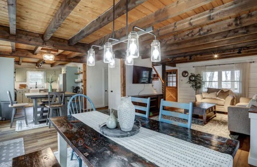Bausman Cabin | Modern Country Cabin Minutes From Downtown