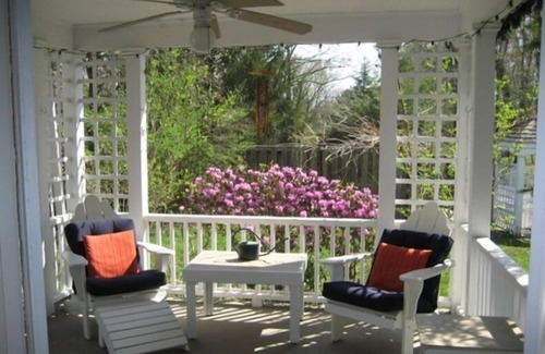 Rhinebeck House | MODERN COUNTRY HOME -1 mile Rhinebeck village