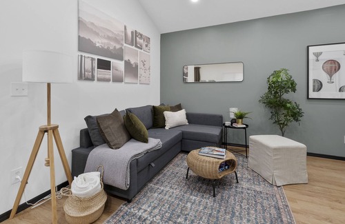 Franklin Park House | Modern & cozy 1 bed/1 bath Home