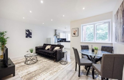 Southend-on-Sea Apartment | Modern & Cozy 1BR City Centre Nr High Street by Luxiety Stays