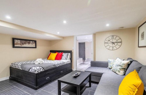 Earlscourt Apartment | Modern & Cozy 1BR Condo Unit - Heart Of St Clair West