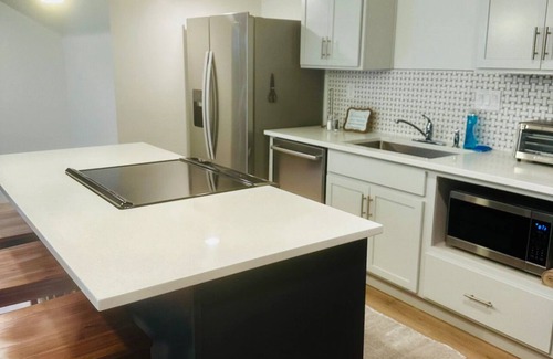 Daybreak Apartment | Modern Cozy 2-bedroom Apartment in awesome South Jordan with WiFi and Office!