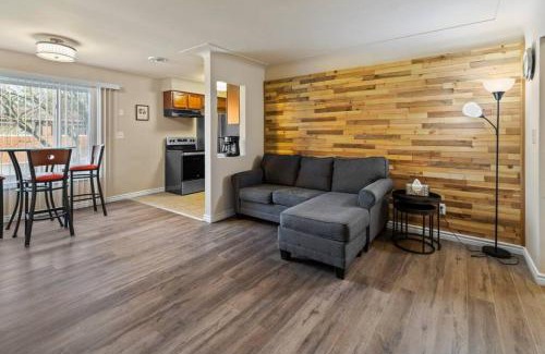 Shelby Township Apartment | Modern Cozy 2b apt in Shelby Twp